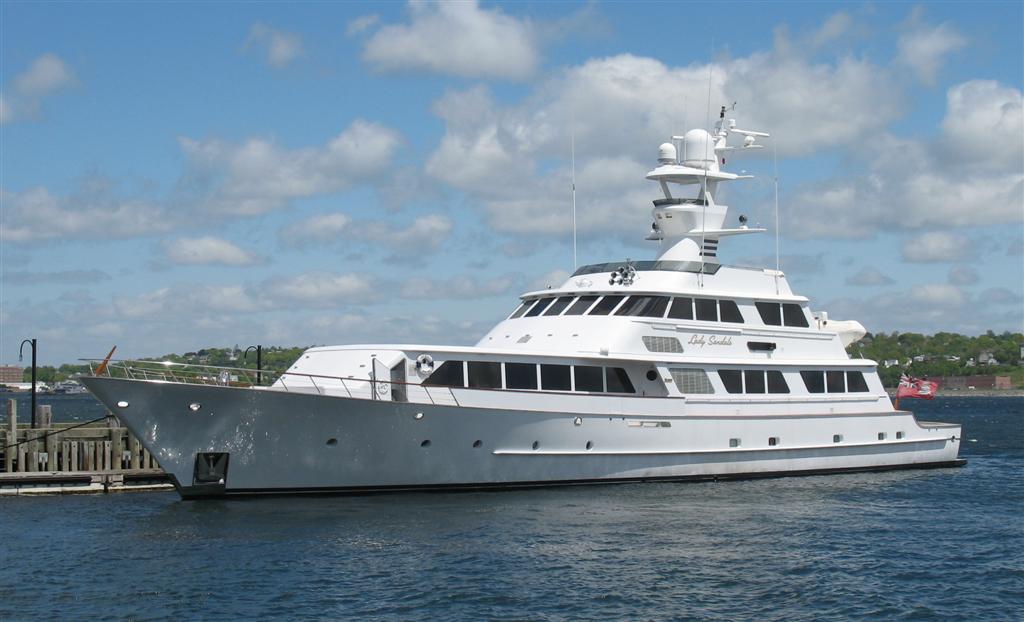 Lady sandals sales yacht location